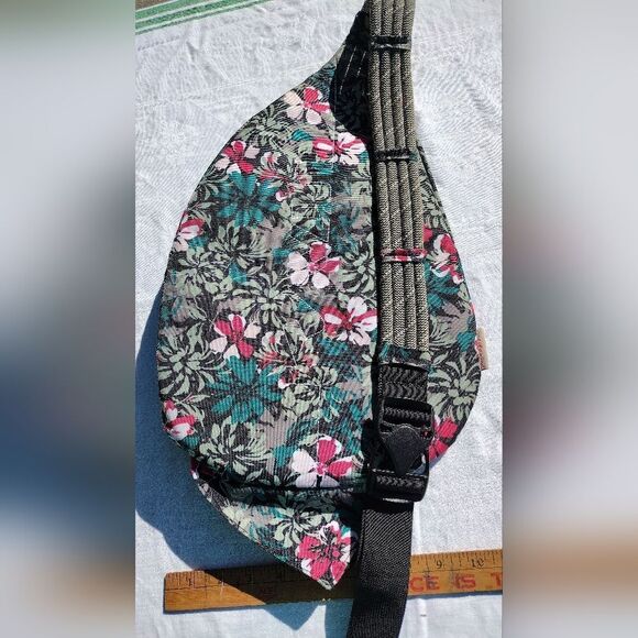 Kavu Floral Women's Rope Sling Bag - Picture 5 of 5
